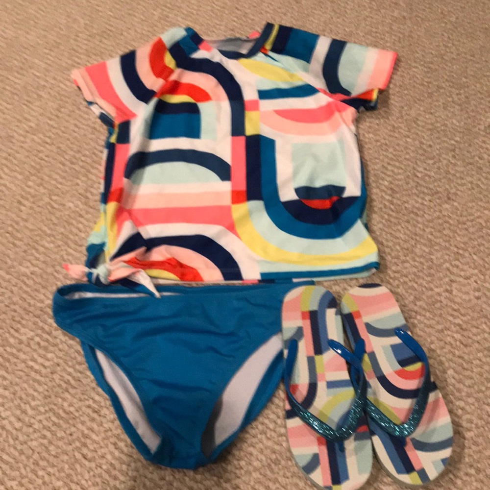 Girls Crazy 8 Rashguard Set Size 10 & Flip flops